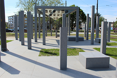 Vredesmonument voor Stad Antwerpen in Wim Saerensplein, Deurne