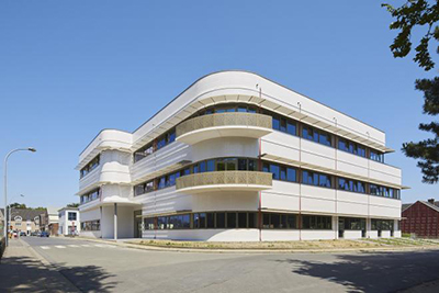 Nieuwbouw CSA, bereidingen apotheek (PIC/S), labo pathologie, kantoren, 3 bouwlagen optoppen op ondegronds parkeergebouw voor AZORG in AZORG Campus Moorselbaan